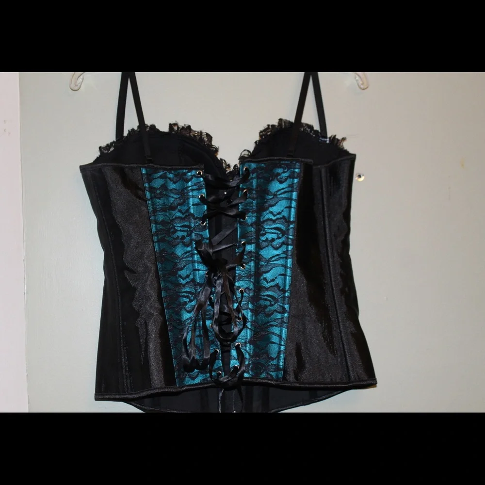 Vintage Corset Top! - Picture 2 of 2